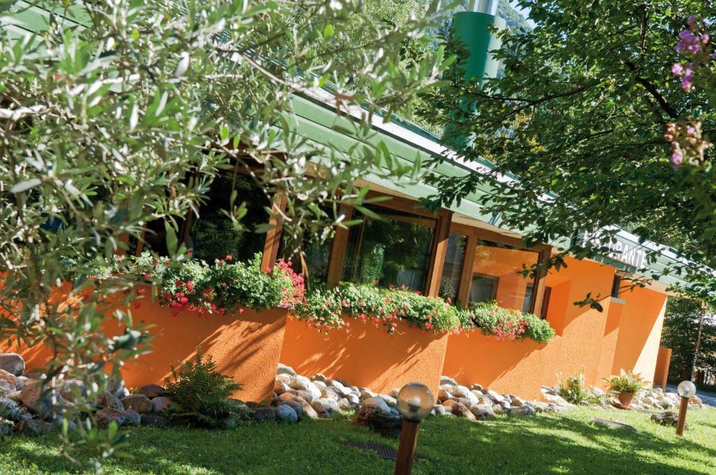 Hotel Carnia Venzone Exterior photo